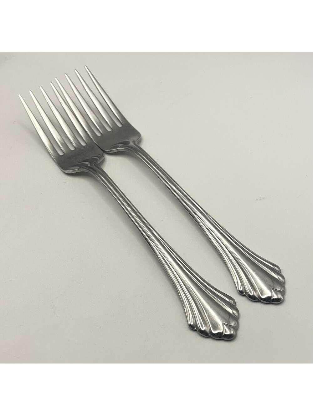 Oneida BANCROFT Glossy USA Stainless Flatware -- Lot of 2 Dinner Forks 7 3/8"